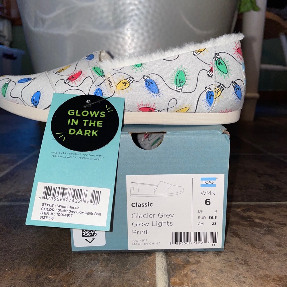 Women’s TOMS
